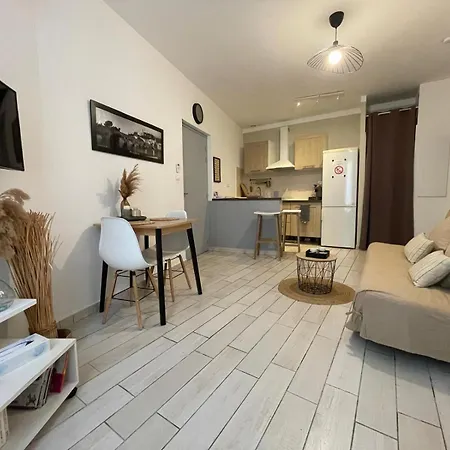 Apartment Joli Hypercentre T2, Classe Meuble De Tourisme 3 Avec Parking Gratuit *
