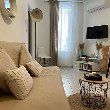 Joli Hypercentre T2, Classe Meuble De Tourisme 3 Avec Parking Gratuit *