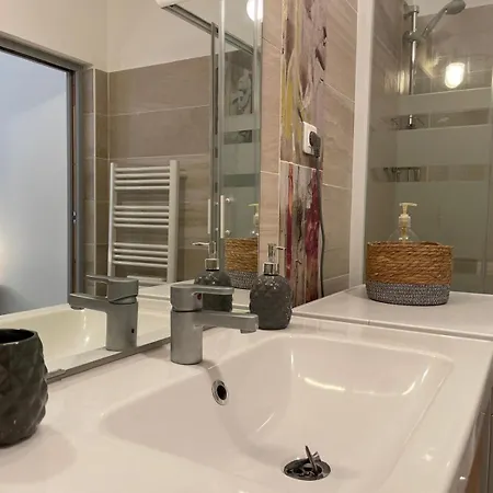 Apartment Joli Hypercentre T2, Classe Meuble De Tourisme 3 Avec Parking Gratuit *