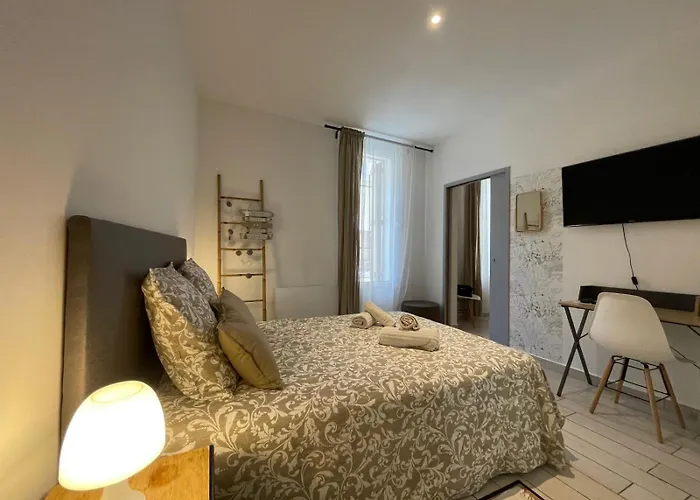 Joli Hypercentre T2, Classé Meublé De Tourisme 3 Avec Parking Gratuit Béziers